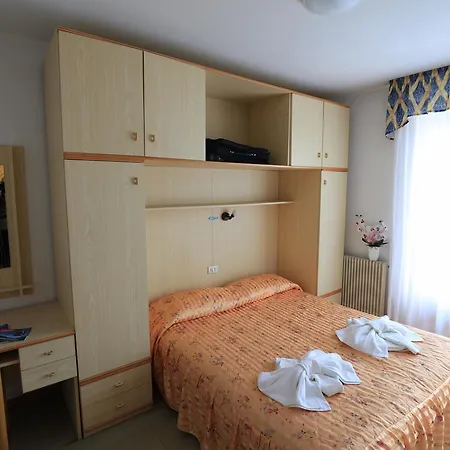 Aurora Hotel 3*